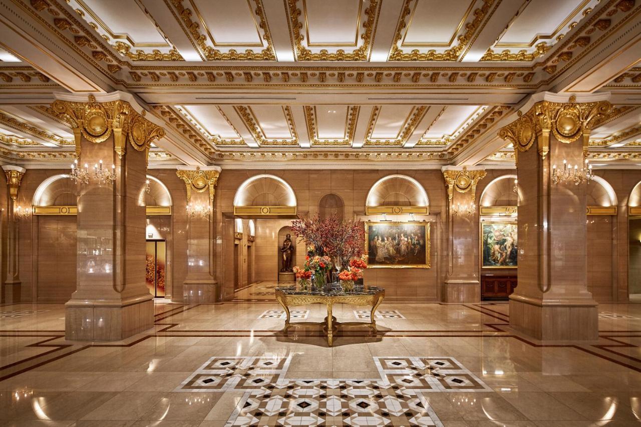 Lotte Hotel Seoul Executive Tower Екстериор снимка The lobby of the Four Seasons Hotel
