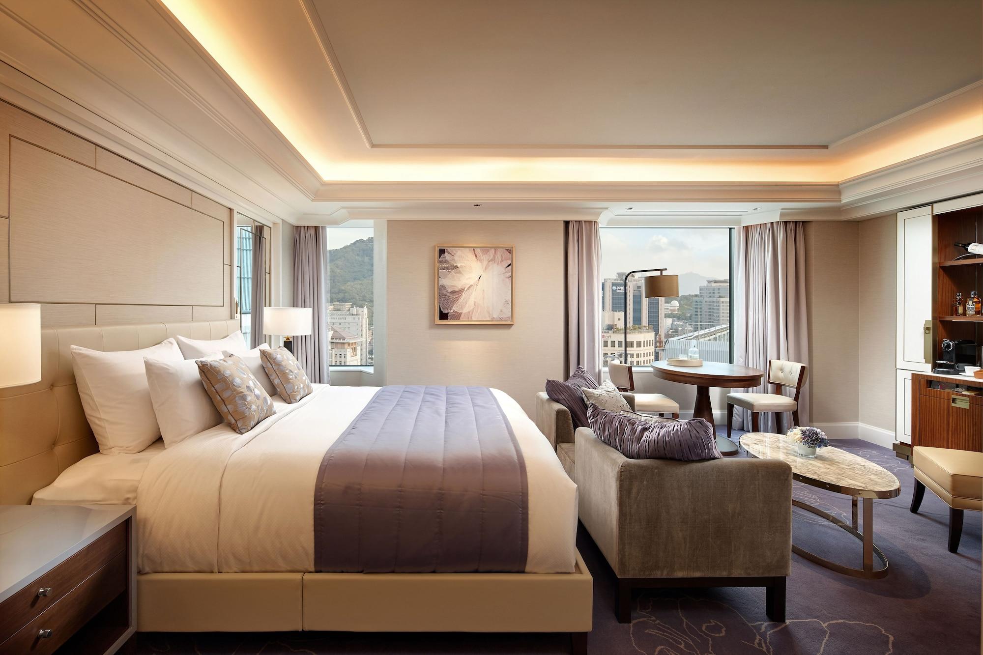 Lotte Hotel Seoul Executive Tower Екстериор снимка A suite at the hotel