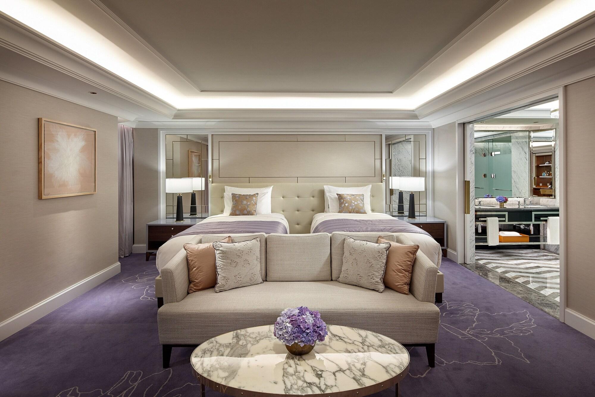 Lotte Hotel Seoul Executive Tower Екстериор снимка A suite at The St. Regis Mumbai