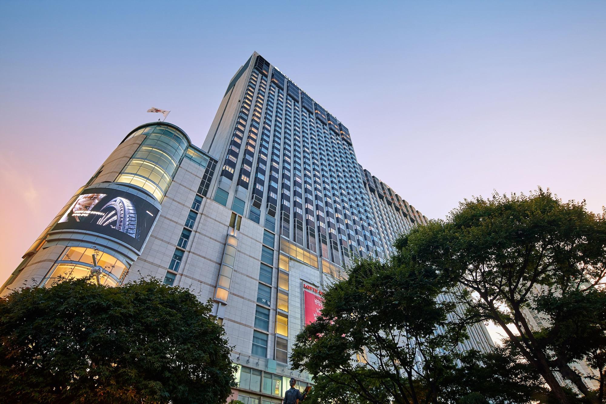 Lotte Hotel Seoul Executive Tower Екстериор снимка The hotel in 2013