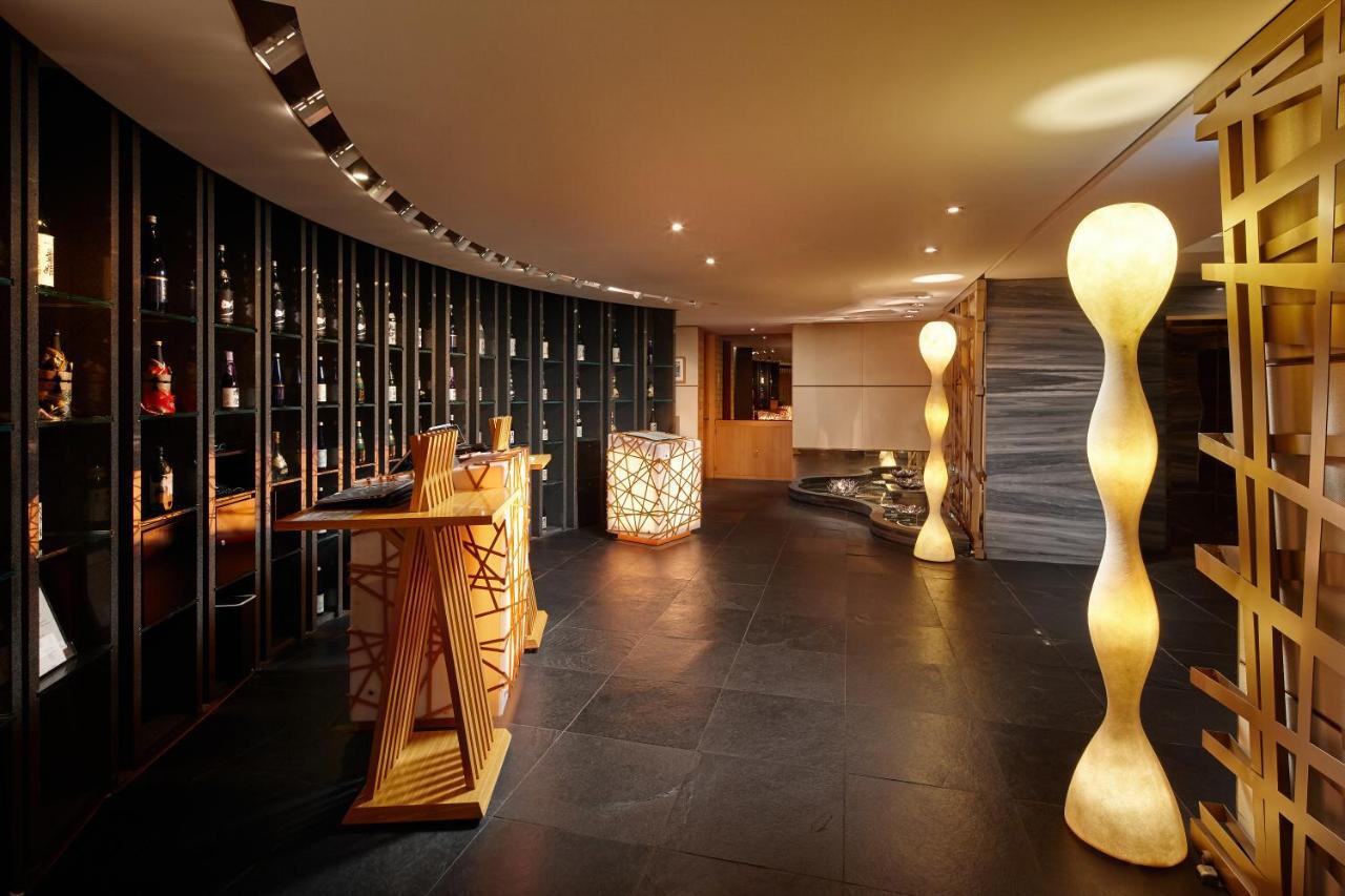 Lotte Hotel Seoul Executive Tower Екстериор снимка The Wine Shop